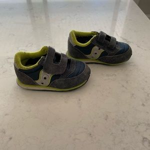 Baby jazz h&l saucony sneakers size 5.5M